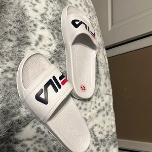Fila size 12